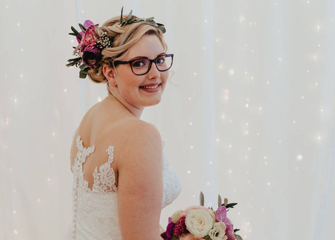 Brille und Brautstyling? Ja, das funktioniert – mit diesen Tricks