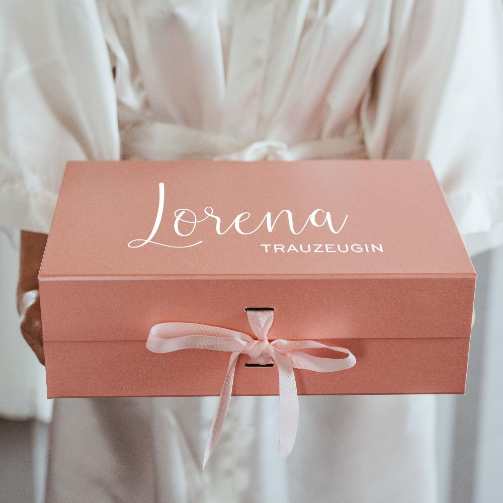 Personalisierte Geschenkbox mit Schleife rosa