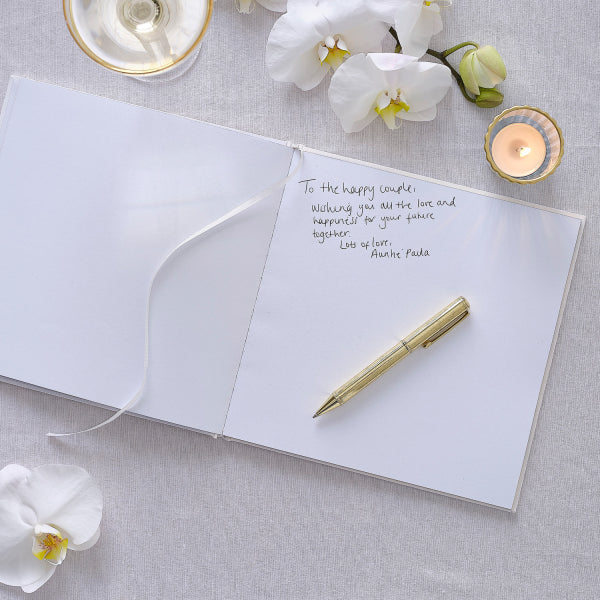 Gästebuch Mr & Mrs geprägt mit goldener Papierkante
