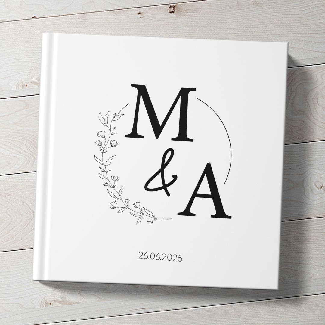 Personalisiertes Gästebuch mit Initialen