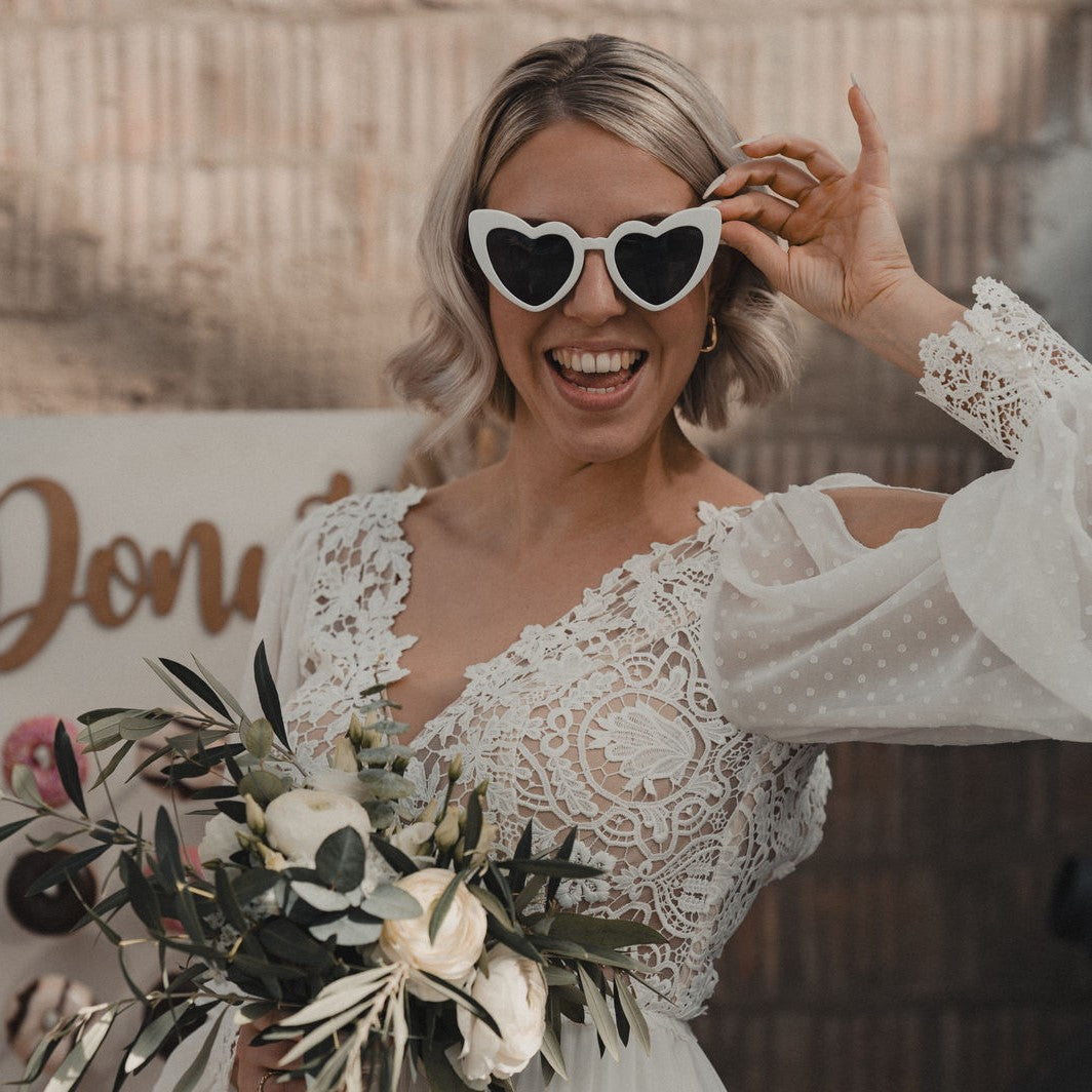 Retro Herzbrille bekannt aus Tiktok in weiß und rosa