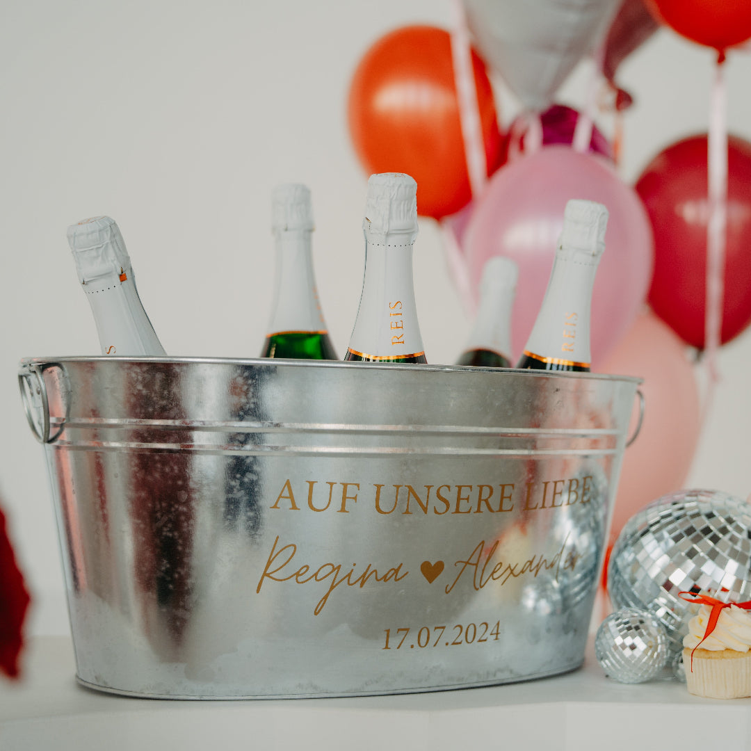Personalisierte Zinkwanne zum Sektempfang