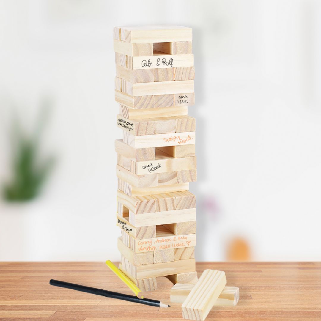 Personalisiertes Gästebuch Türmchen aus Holzblöcken