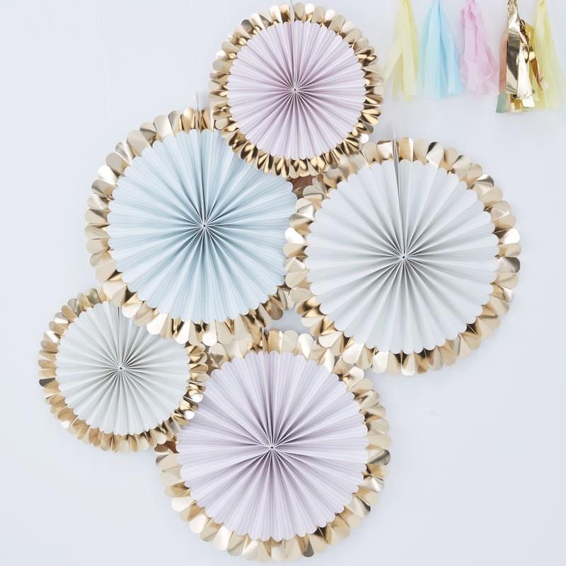 Deko Rosetten pastell / gold fuer Hochzeit, Taufe, Geburtstag
