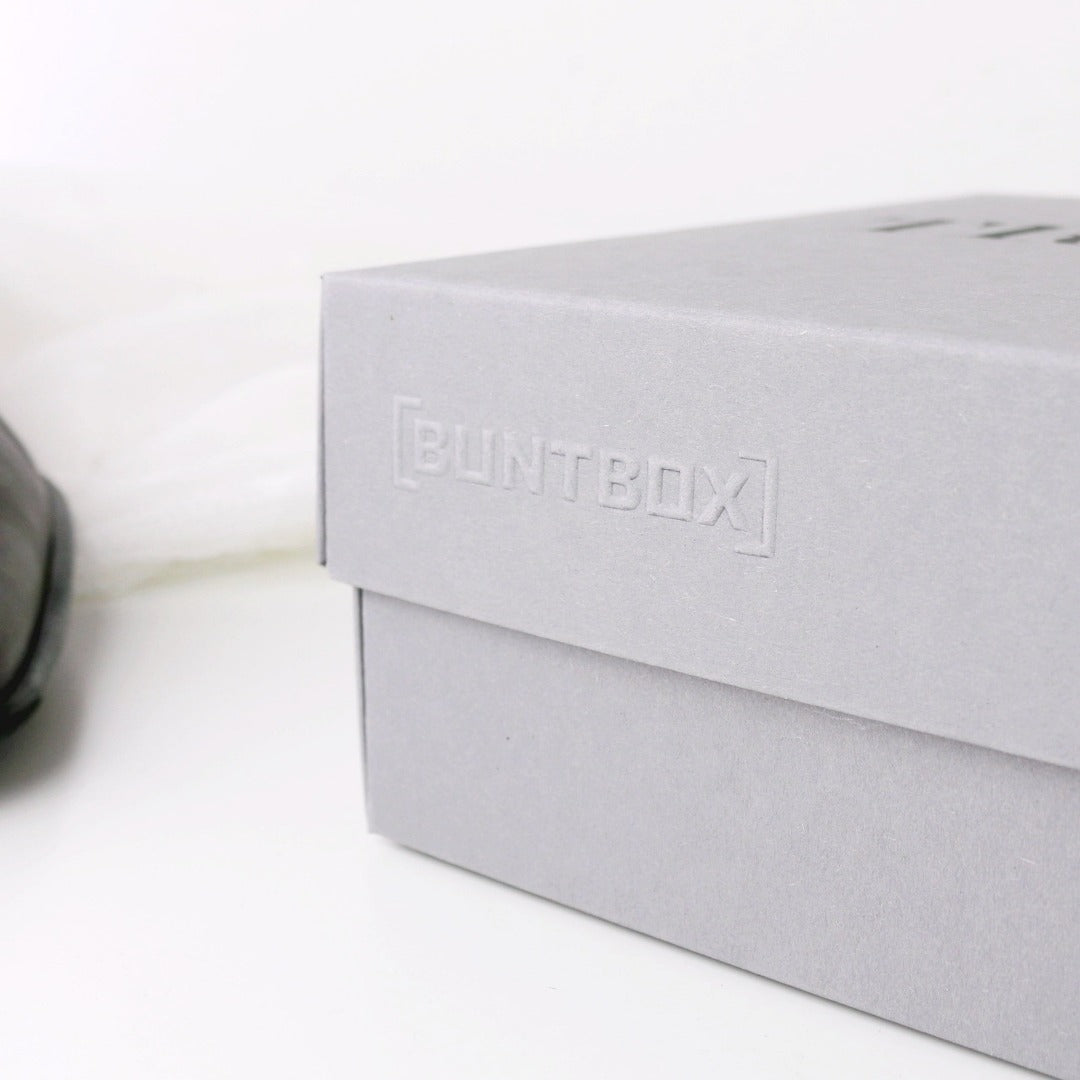 Seitenansicht Geschenkbox mit Logo Buntbox