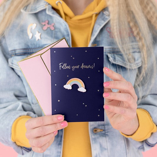 Geschenk Karte mit Pin Regenbogen