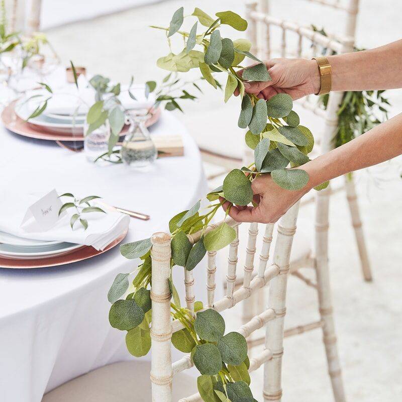 Der mega Trend – Tischdeko für Deine Hochzeit im Eukalyptus-Design