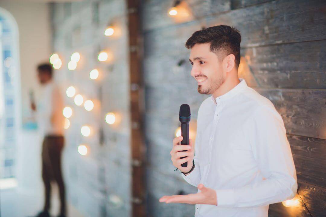 Der Hochzeitsmoderator – Was macht er auf einer Hochzeit?