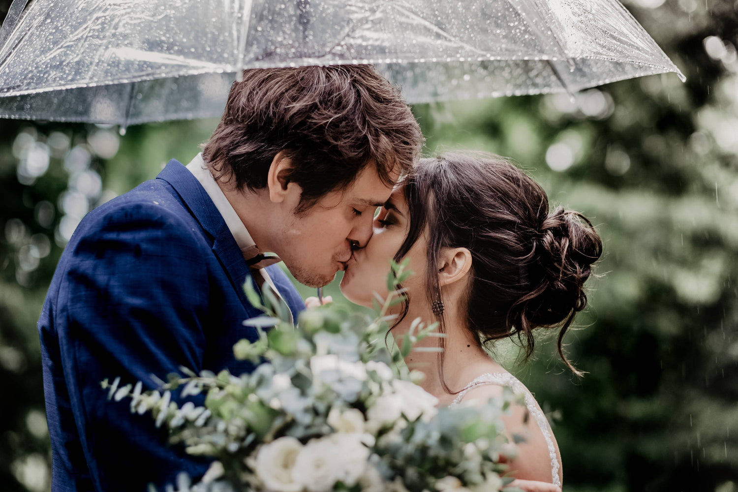 Hochzeit im Regen – 6 Schlechtwetter-Tipps für den großen Tag