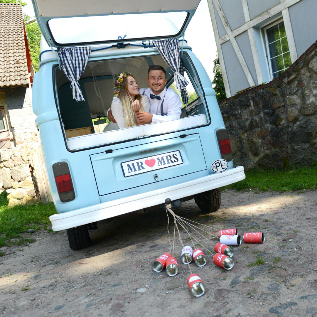 Vintage Blechdosen in rot und weiß für Hochzeit