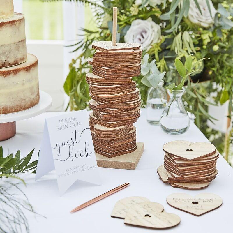 Gaestebuch Holz Stapel Turm Hochzeit