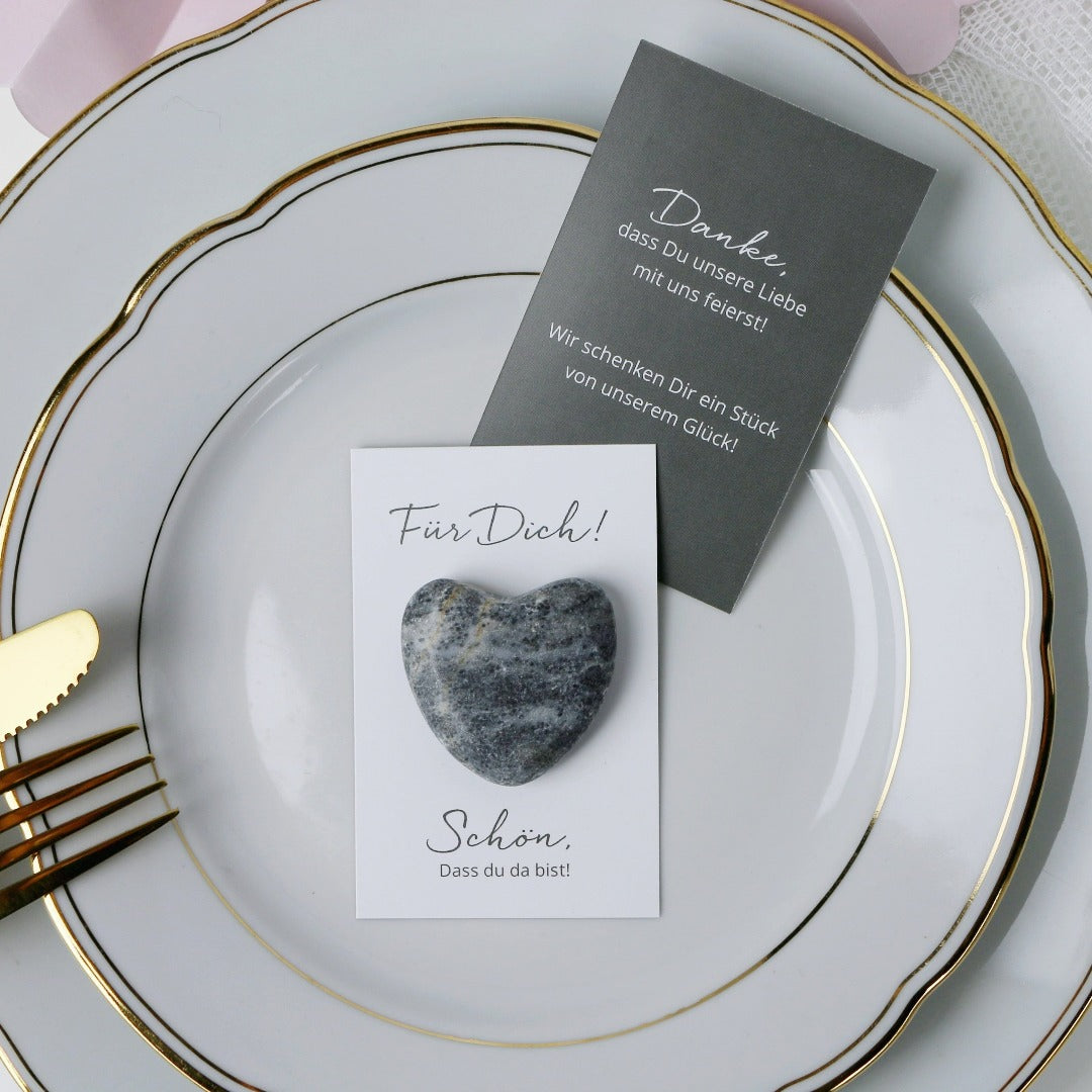 gastgeschenk zur hochzeit marmor herz handschmeichler