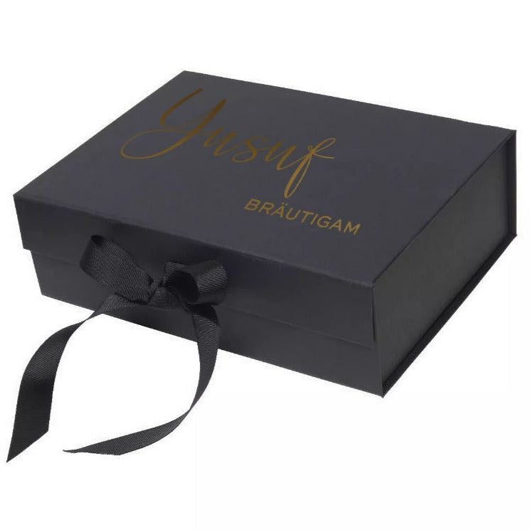 Geschenkbox in schwarz für den Bräutigam personalisierbar