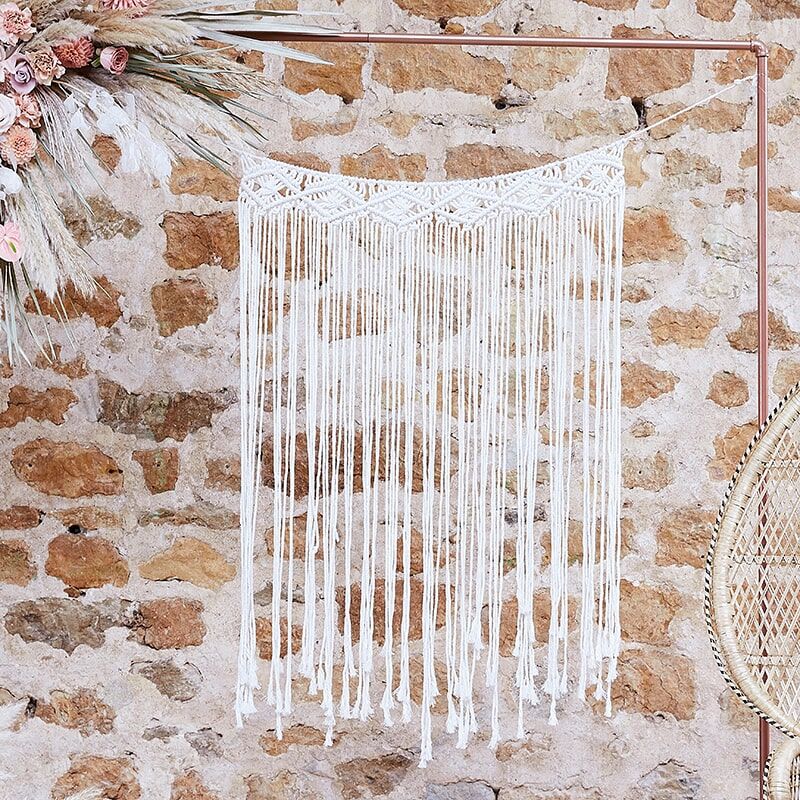 Makramee Wand Dekoration in alt weiss