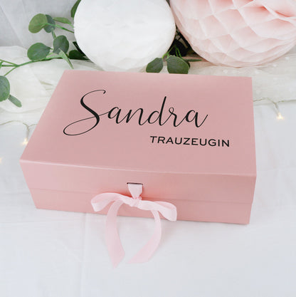 Personalisierte Geschenkbox in rosa mit Spruch in schwarz